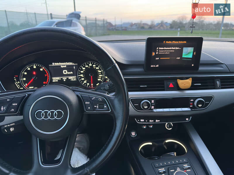 Седан Audi A4 2017 в Львове