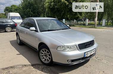 Седан Audi A4 2000 в Бобровице