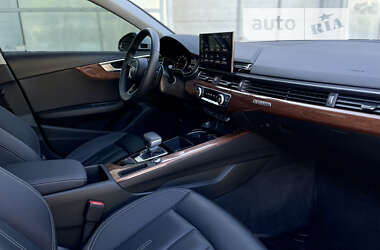 Седан Audi A4 2022 в Кривому Розі