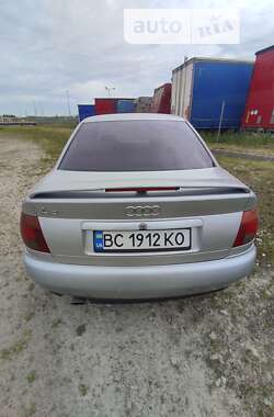 Седан Audi A4 1996 в Львове