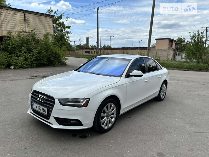 Седан Audi A4 2013 в Кривом Роге