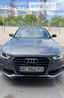 Седан Audi A4 2014 в Львові