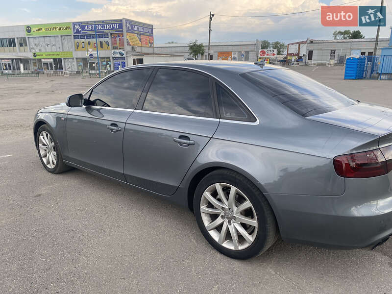 Седан Audi A4 2012 в Харькове