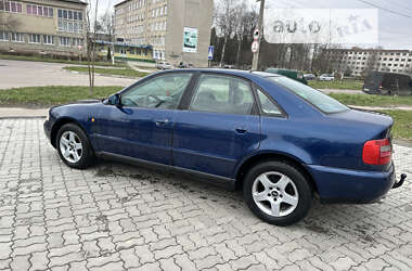 Седан Audi A4 1998 в Калуше