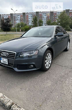 Седан Audi A4 2010 в Черкасах