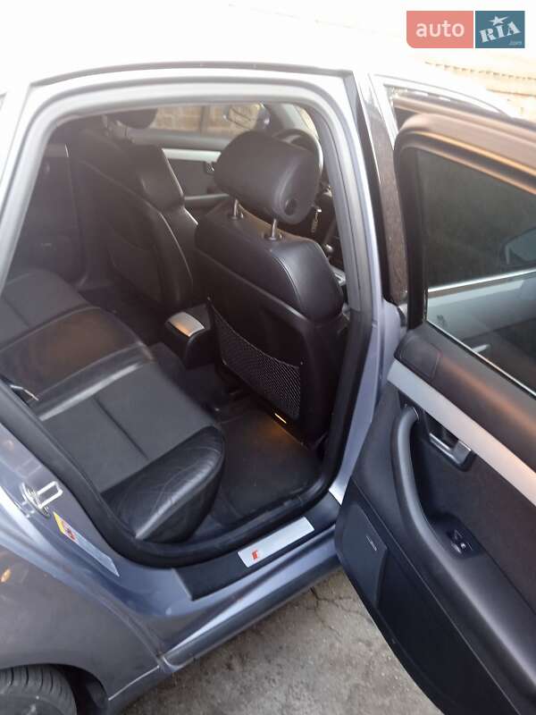 Седан Audi A4 2004 в Харькове