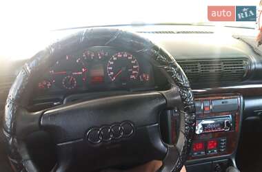 Седан Audi A4 1995 в 