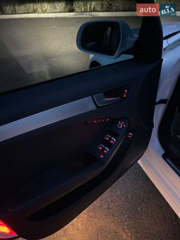 Седан Audi A4 2014 в Одессе