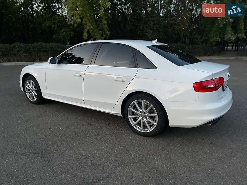Audi A4 2014