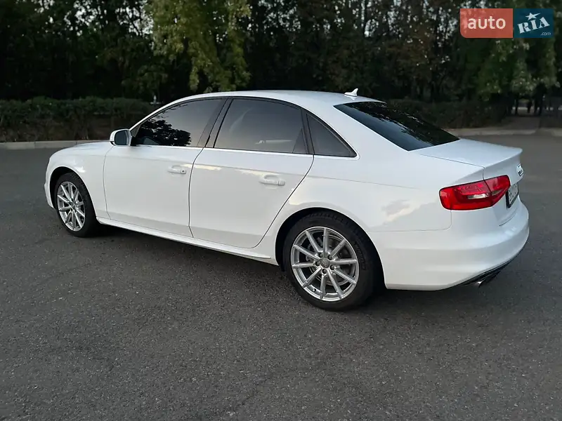 Audi A4 2014