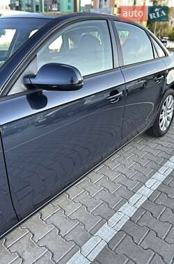 Седан Audi A4 2013 в 