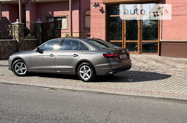 Седан Audi A4 2020 в Сваляві