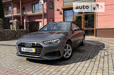 Седан Audi A4 2020 в Сваляві