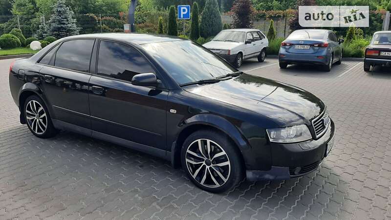 Седан Audi A4 2004 в Черкасах