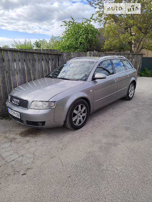 Універсал Audi A4 2002 в Вишневому фото 2 Універсал Audi A4 2002 в Вишневому