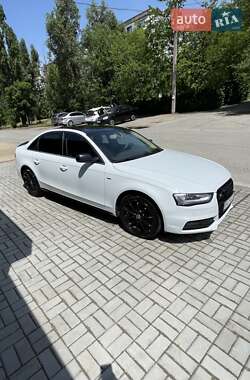 Седан Audi A4 2015 в 