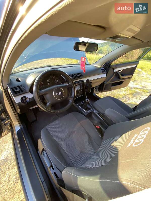 Седан Audi A4 2002 в Стрию