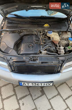 Седан Audi A4 1999 в Калуші