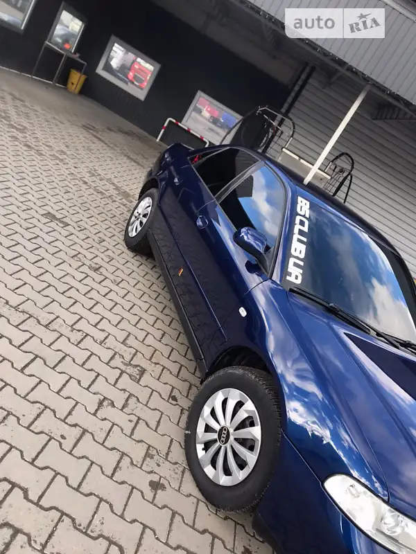 Седан Audi A4 2000 в 