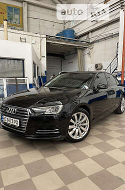 Седан Audi A4 2015 в Львове