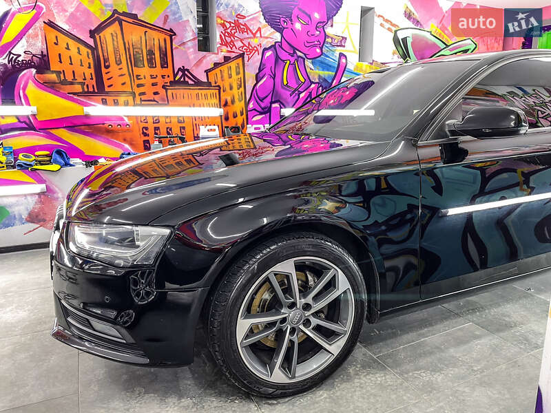 Седан Audi A4 2014 в Києві