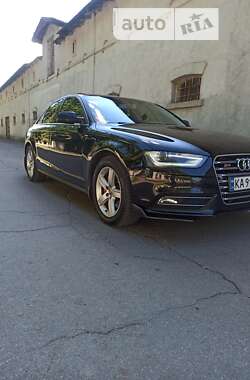 Седан Audi A4 2012 в Умані