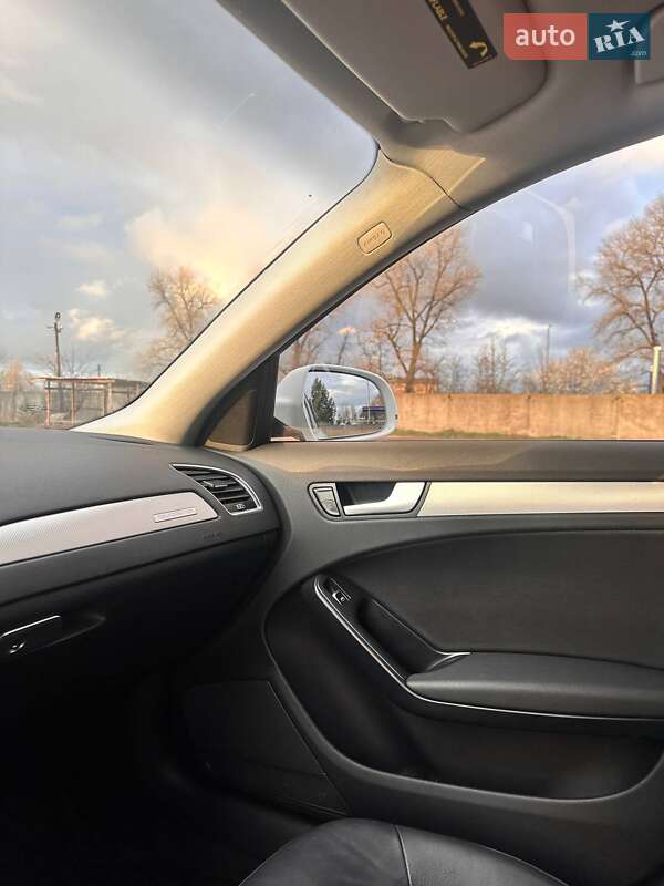 Седан Audi A4 2012 в Черняхове фото 12 Седан Audi A4 2012 в Черняхове