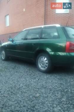 Універсал Audi A4 2001 в Рокитному