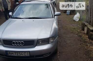 Седан Audi A4 1996 в Лугинах