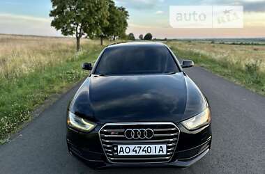 Седан Audi A4 2013 в Мукачевому