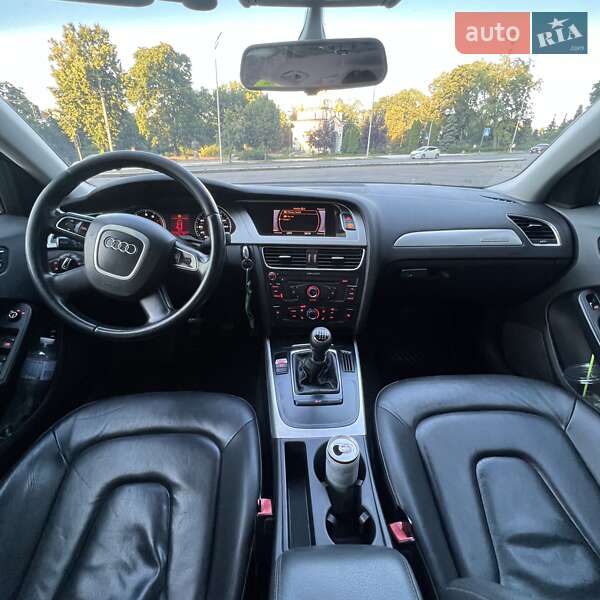 Седан Audi A4 2011 в Киеве