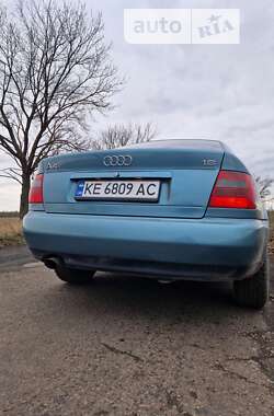 Седан Audi A4 1998 в Днепре