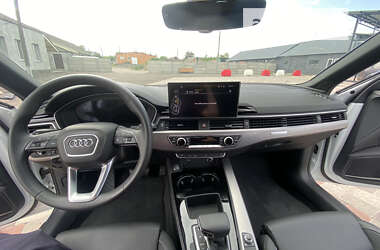 Седан Audi A4 2022 в 
