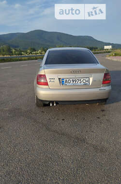Седан Audi A4 2000 в 