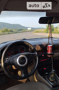 Седан Audi A4 2000 в Виноградові
