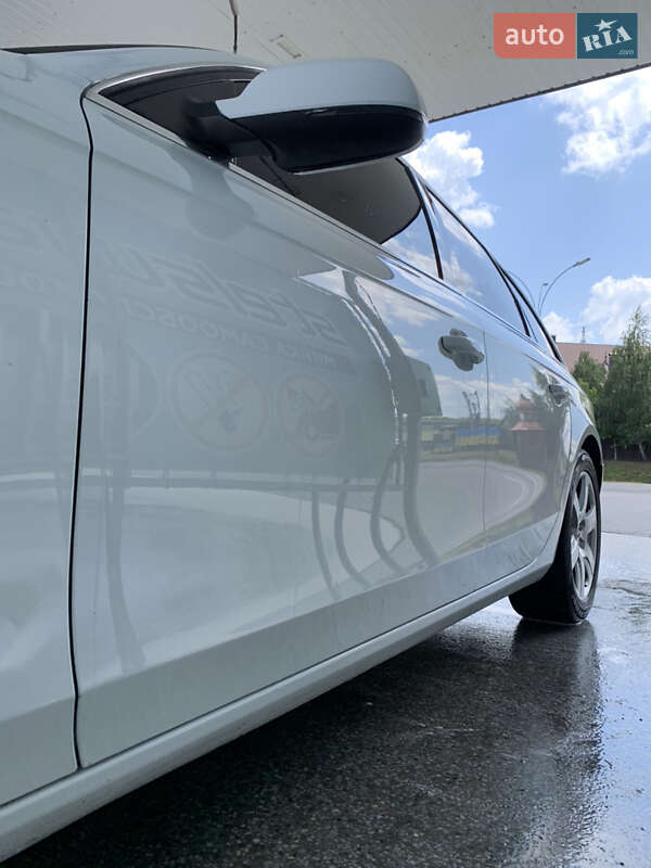 Універсал Audi A4 2011 в Чернівцях