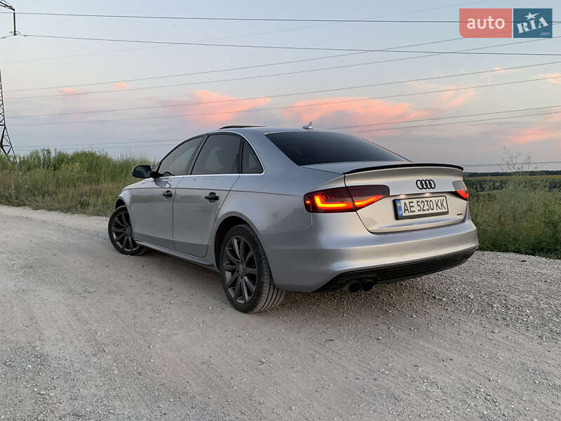 Седан Audi A4 2014 в Днепре