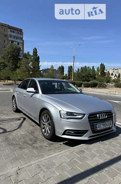 Седан Audi A4 2013 в Дніпрі