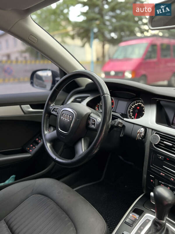 Універсал Audi A4 2011 в Івано-Франківську
