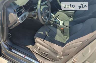 Седан Audi A4 2022 в 
