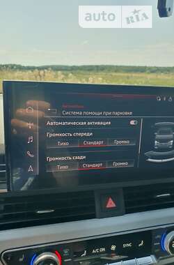 Седан Audi A4 2022 в 