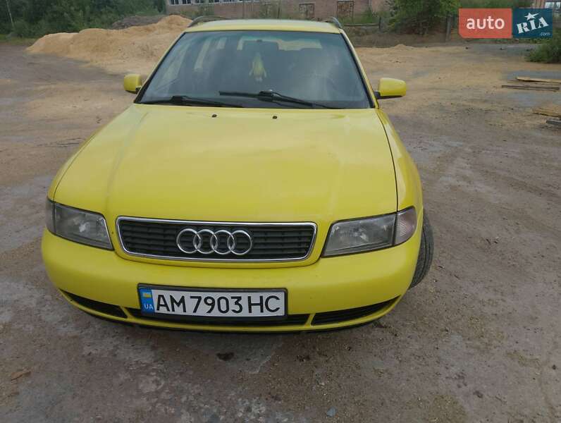 Універсал Audi A4 1998 в Звягелі