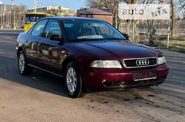 Седан Audi A4 1996 в Одесі