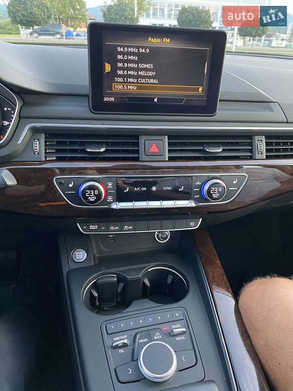 Седан Audi A4 2019 в Тячеве