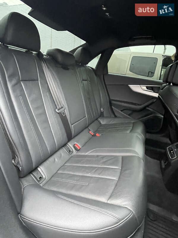 Седан Audi A4 2017 в Львове
