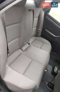Седан Audi A4 2001 в 