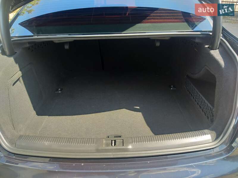Седан Audi A4 2013 в Одессе