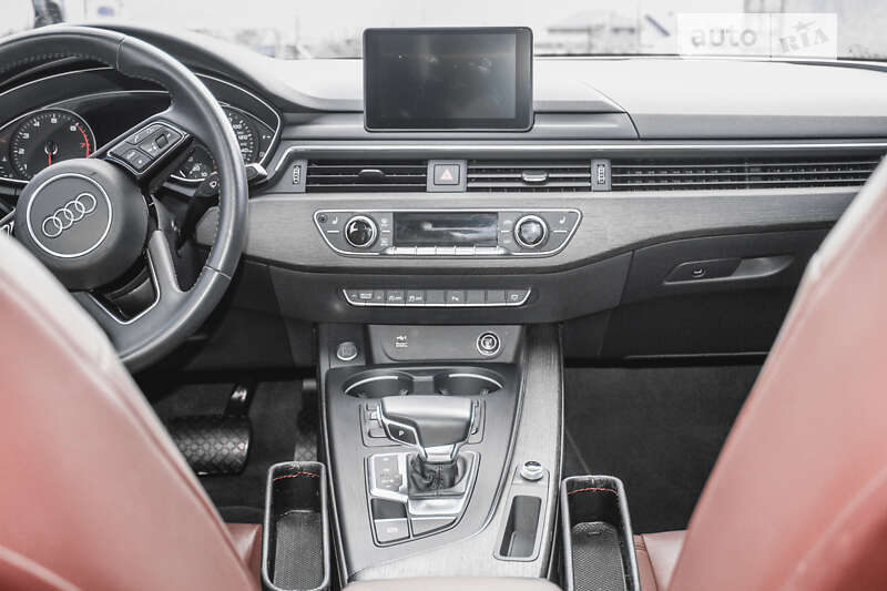 Седан Audi A4 2019 в Хусте