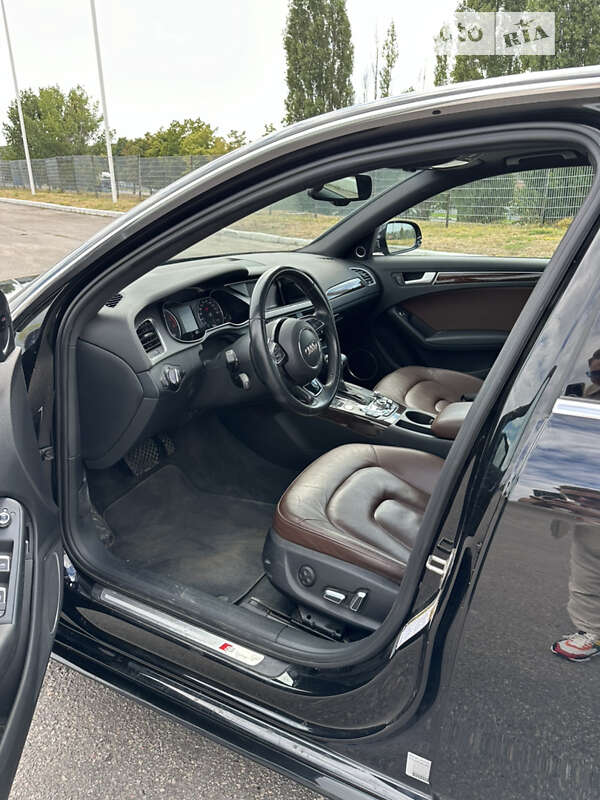 Седан Audi A4 2014 в Харкові