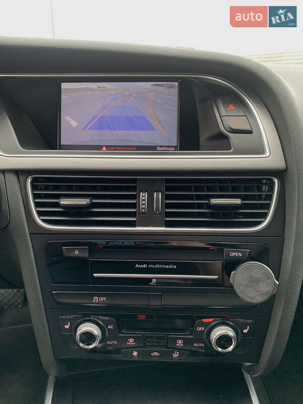 Седан Audi A4 2012 в Львове